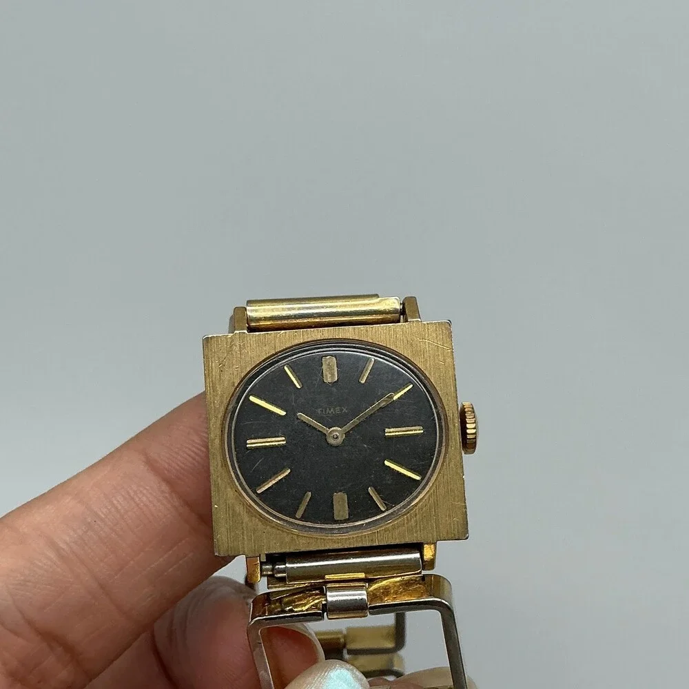 Vintage Timex Womens Watch 25mm Black Dial Gold Tone Square Manual Wind 7.5